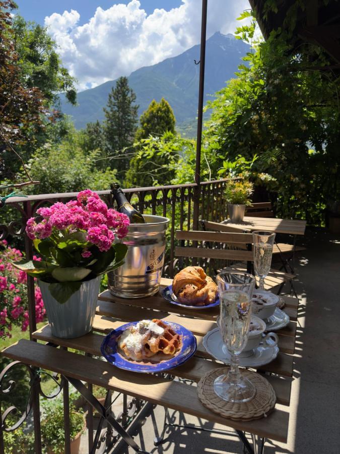 Quart De Lune - Boutique B&B Aosta Exterior foto